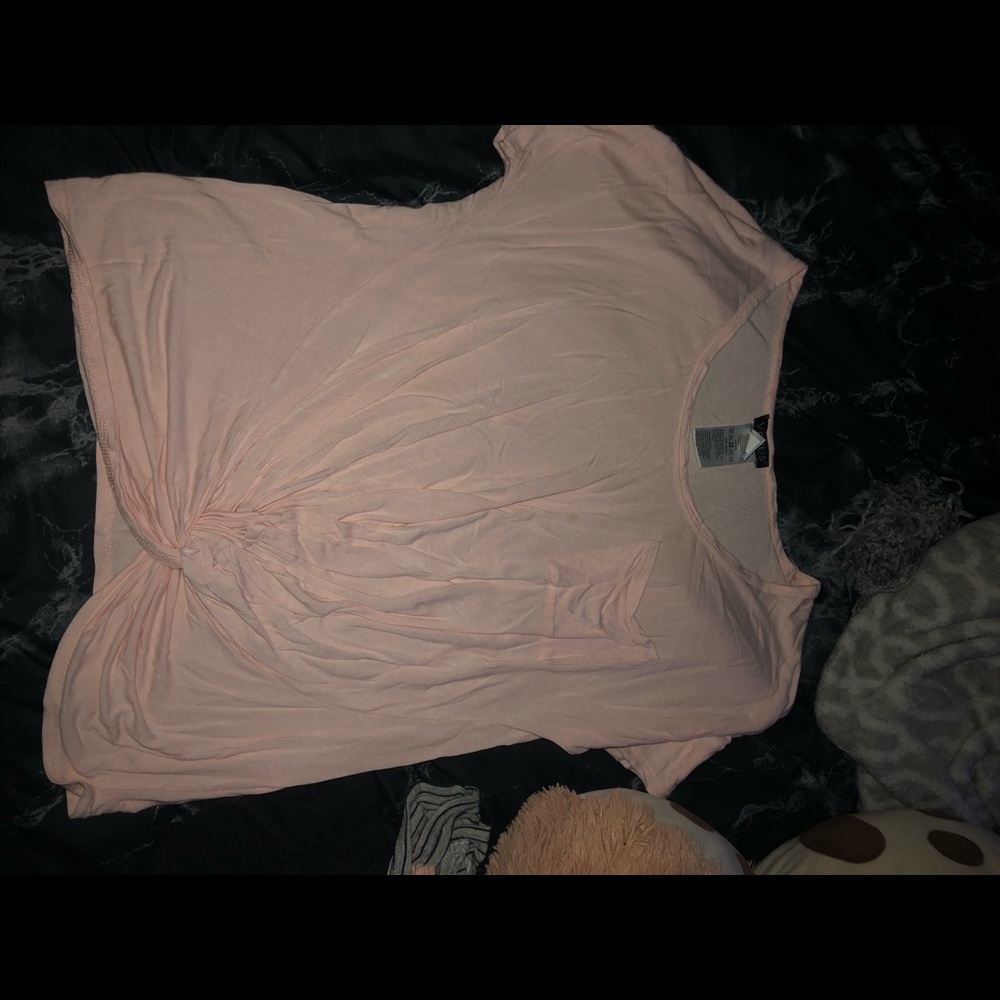 Women’s white top